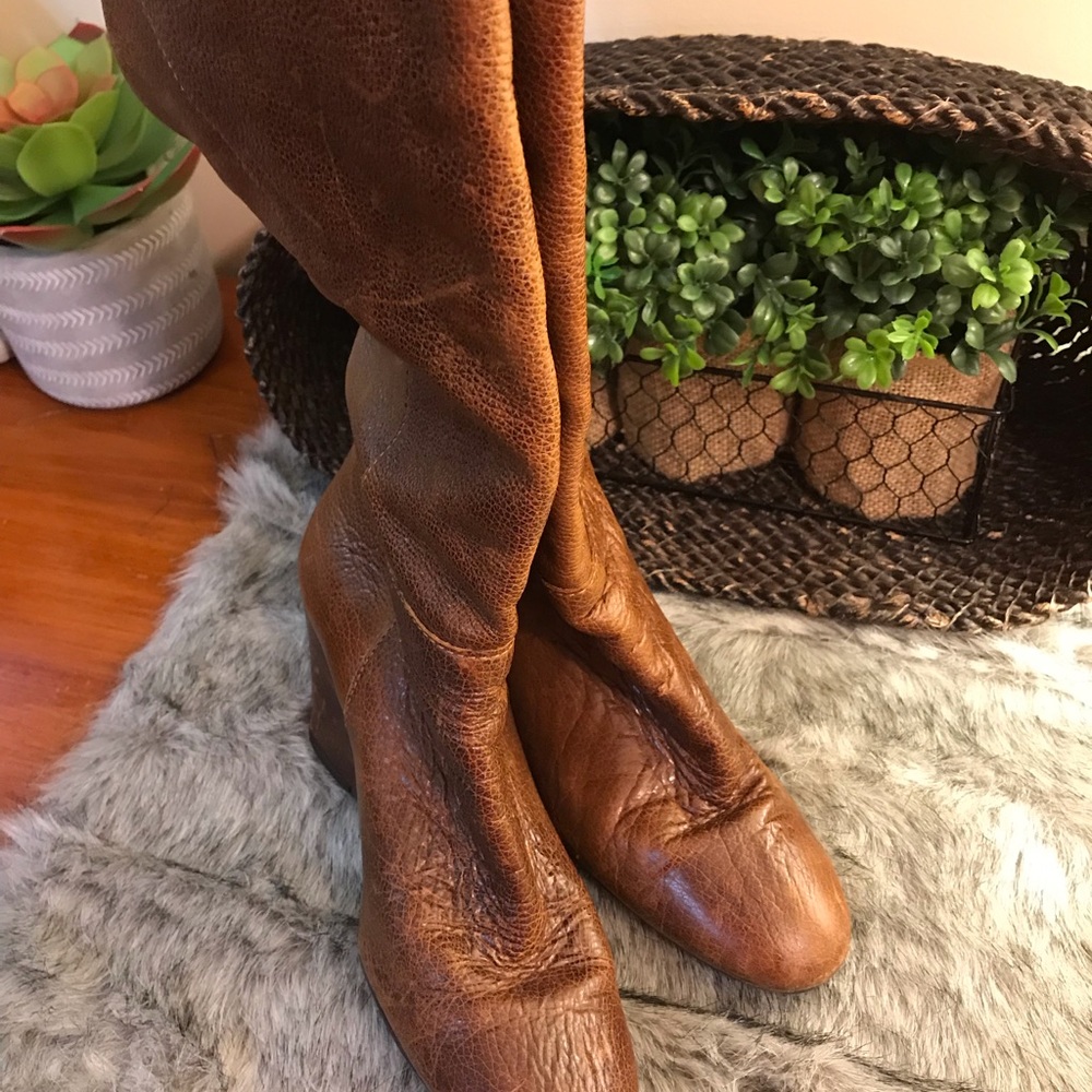 Pair of Tan Riding Boots - Picture 3 of 8